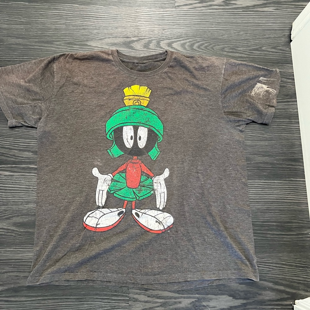 Vintage Looney Tunes Marvin the Martian shirt